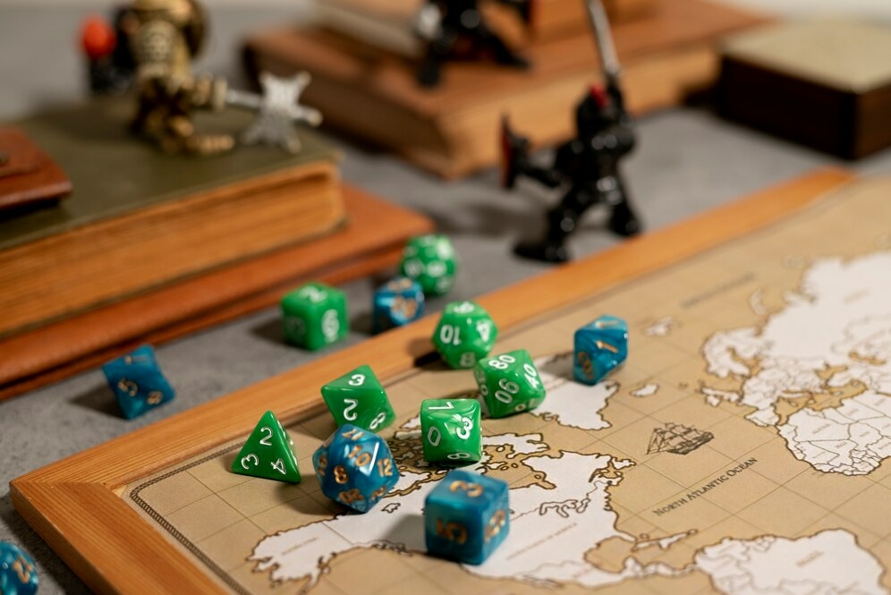 draufsicht-auf-schoene-rpg-stillleben_23-2149282422 draufsicht-auf-schoene-rpg-stillleben_23-2149282422